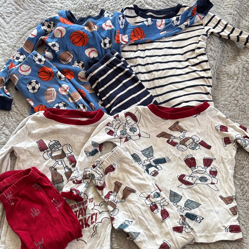 Carter's 3T pajama bundle Sports and Robot